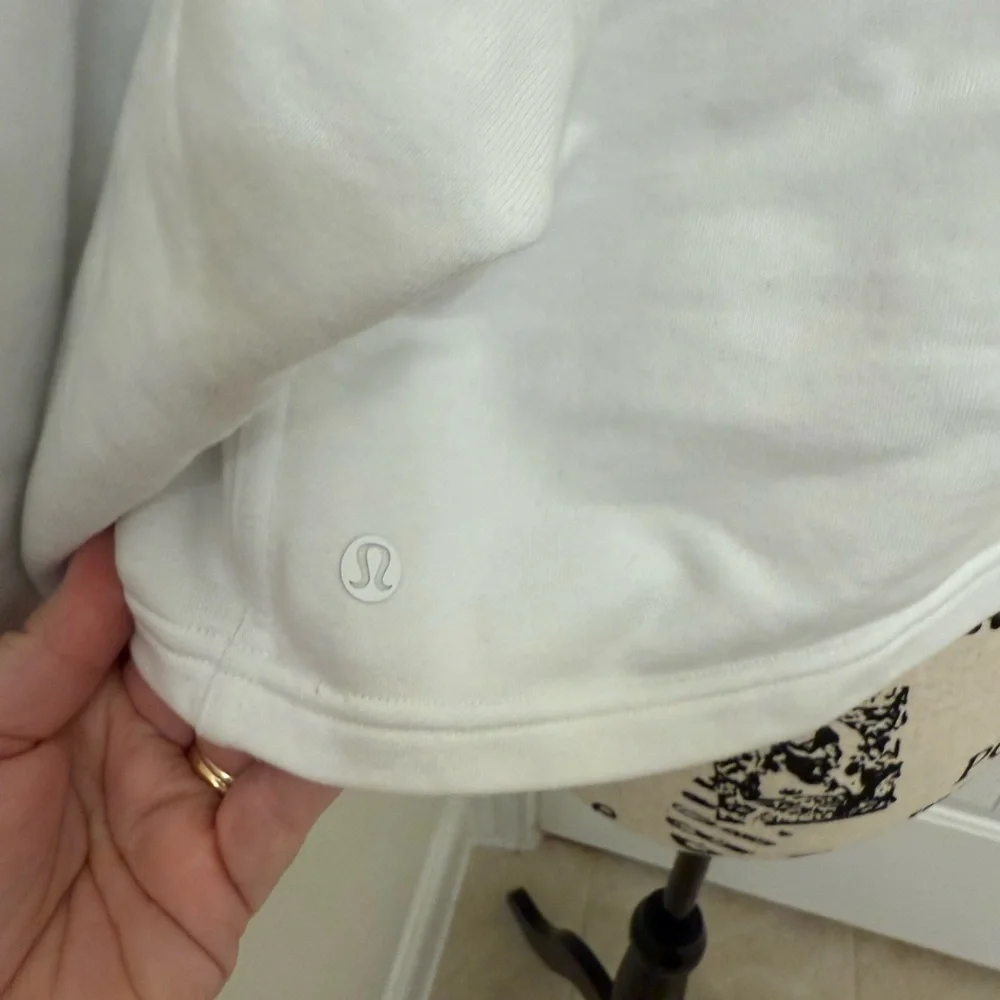 Lululemon Athletica All Yours White Cropped Sweatshirt hoodie sz 18